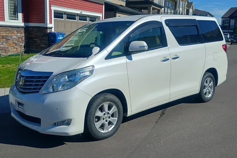 #4 Toyota Camper (8 seats/2 sleeps) Queen bed, Airport pickup Toyota Campervan