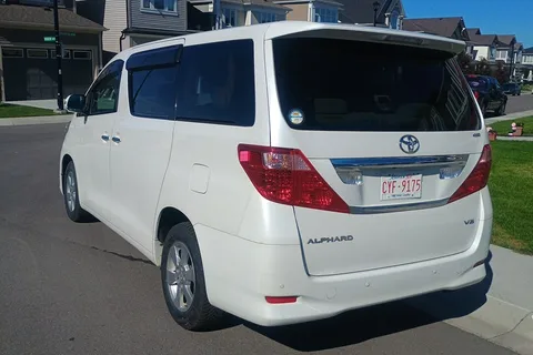 #4 Toyota Camper (8 seats/2 sleeps) Queen bed, Airport pickup Toyota Campervan