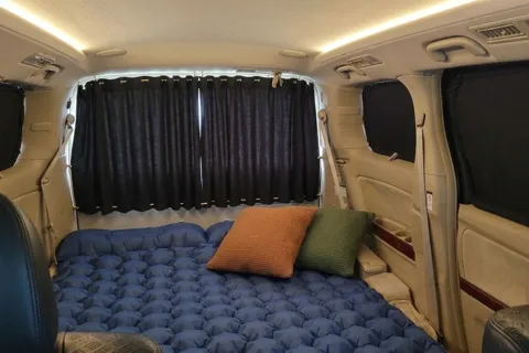 #4 Toyota Camper (8 seats/2 sleeps) Queen bed, Airport pickup Toyota Campervan