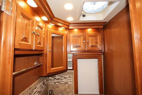 Roy’s Tiffin Motorhomes Phaeton Class A