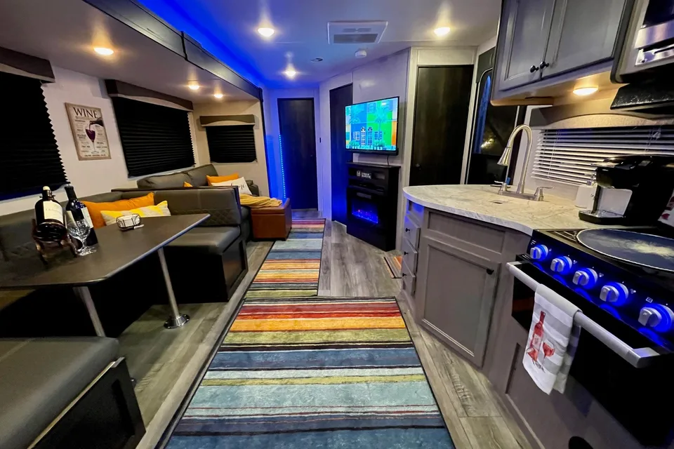 2BR Beauty *StarCraft* (Delivery Available - Sleeps 10)
