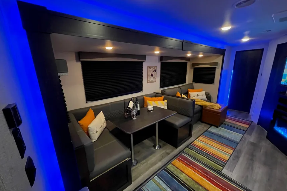 2BR Beauty *StarCraft* (Delivery Available - Sleeps 10)
