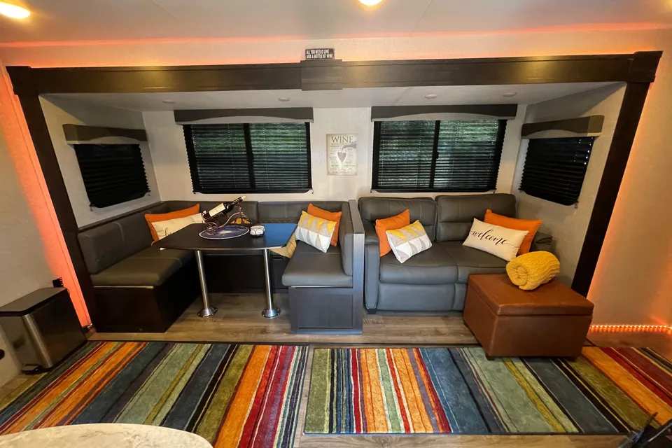 2BR Beauty *StarCraft* (Delivery Available - Sleeps 10)