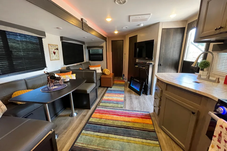 2BR Beauty *StarCraft* (Delivery Available - Sleeps 10)