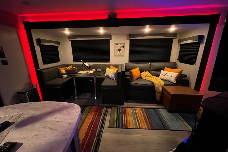 2BR Beauty *StarCraft* (Delivery Available - Sleeps 10)