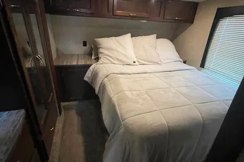 Spacious Toyhauler w/ 2 bathrooms