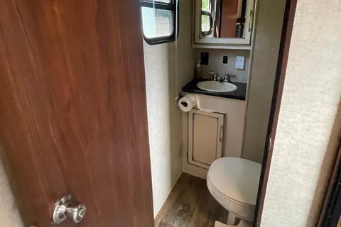 Spacious Toyhauler w/ 2 bathrooms