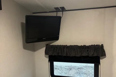 1500 friendly Keystone Springdale 27rbh Travel Trailer