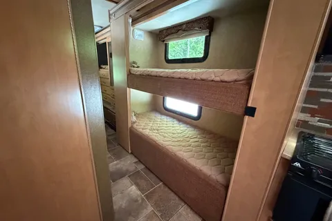 Thor Four Winds 31E – Ultimate Family & Off-Grid Adventure RV