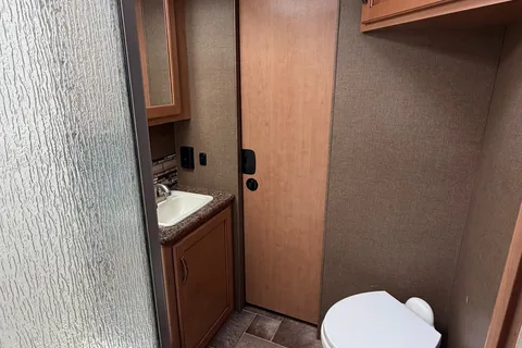 Thor Four Winds 31E – Ultimate Family & Off-Grid Adventure RV