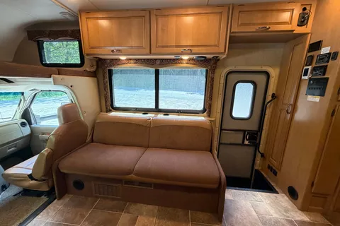 Thor Four Winds 31E – Ultimate Family & Off-Grid Adventure RV