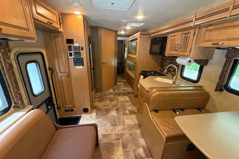 Thor Four Winds 31E – Ultimate Family & Off-Grid Adventure RV
