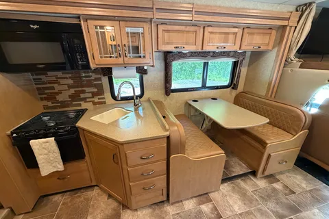 Thor Four Winds 31E – Ultimate Family & Off-Grid Adventure RV