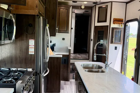 Yukon See The World- Amazing 5th Wheel