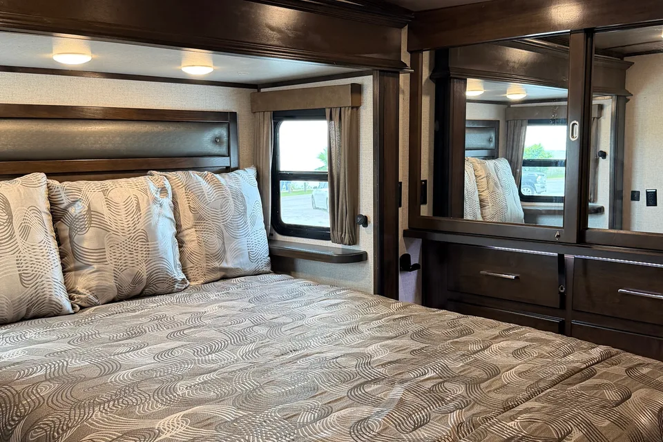 Yukon See The World- Amazing 5th Wheel