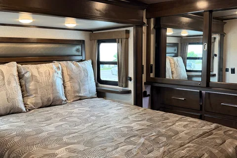 Yukon See The World- Amazing 5th Wheel