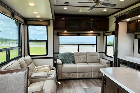 Yukon See The World- Amazing 5th Wheel