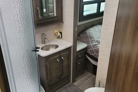 Jay & G's Jayco Prestige Class C