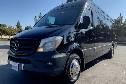 5-Bunk Sprinter Camper – Tour Bus Vibes | Family + Band Friendly
