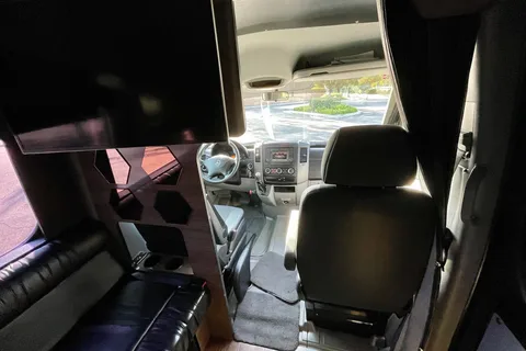 5-Bunk Sprinter Camper – Tour Bus Vibes | Family + Band Friendly