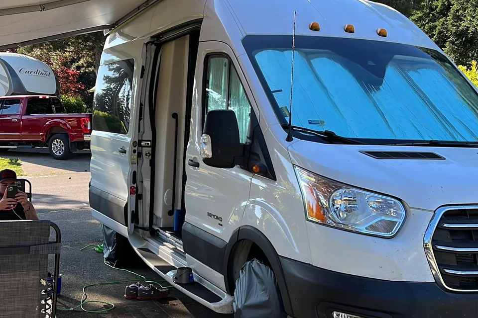 Betty - Coachmen Beyond 22C Class B