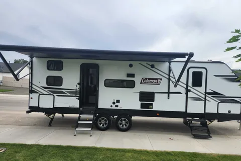 Harvey and Beccas Keystone 2755BH  Travel Trailer