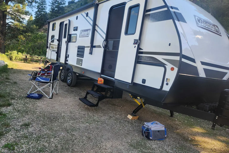 Harvey and Beccas Keystone 2755BH  Travel Trailer