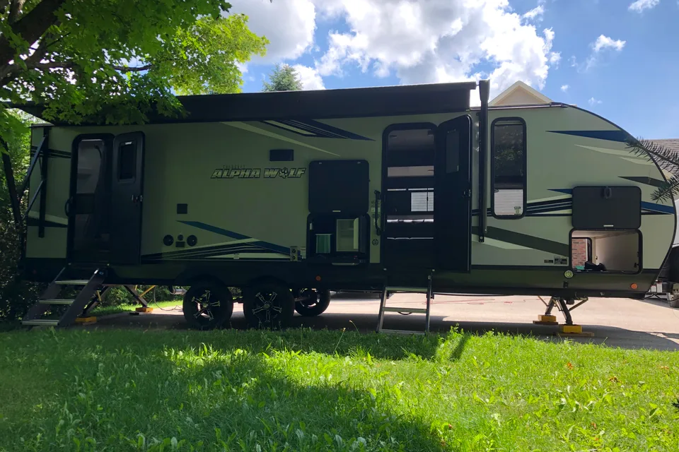 Glen's Forest River Alpha wolf Travel Trailer