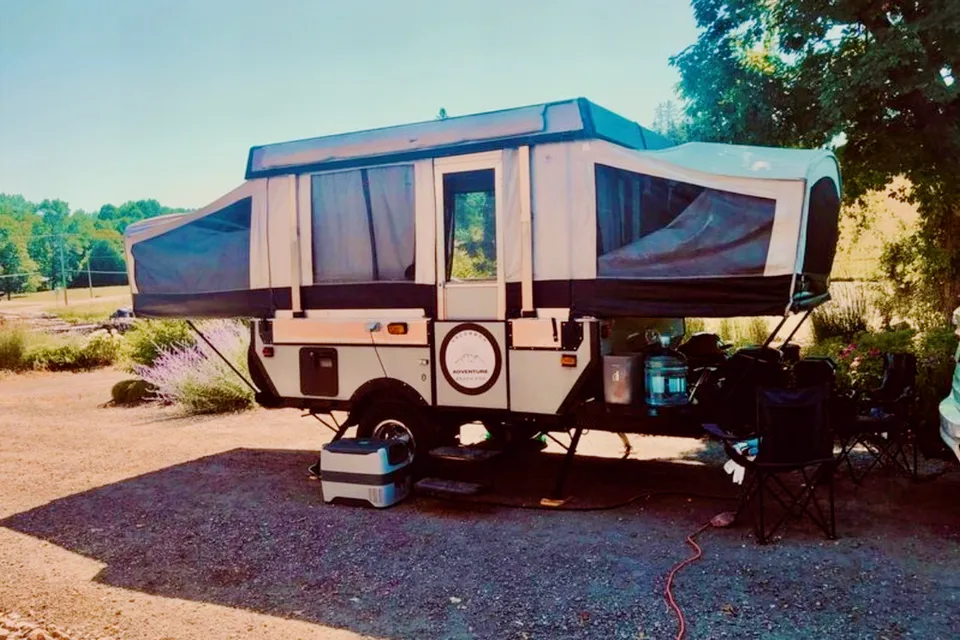 Alex's Fleetwood evolution  Pop up trailer  Tent Trailer