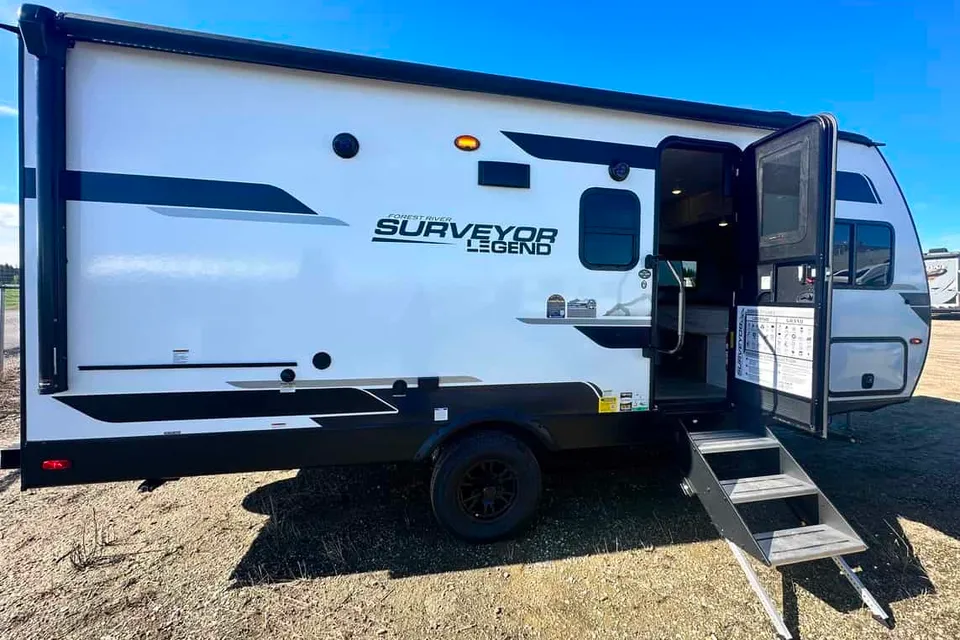 2024 Brand New Surveyor Legend with Solar Power, SUV TOWABLE