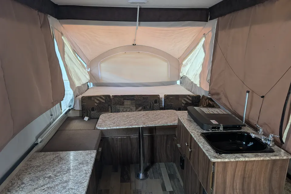 FamillyPoirier clipper 128ls Tent Trailer