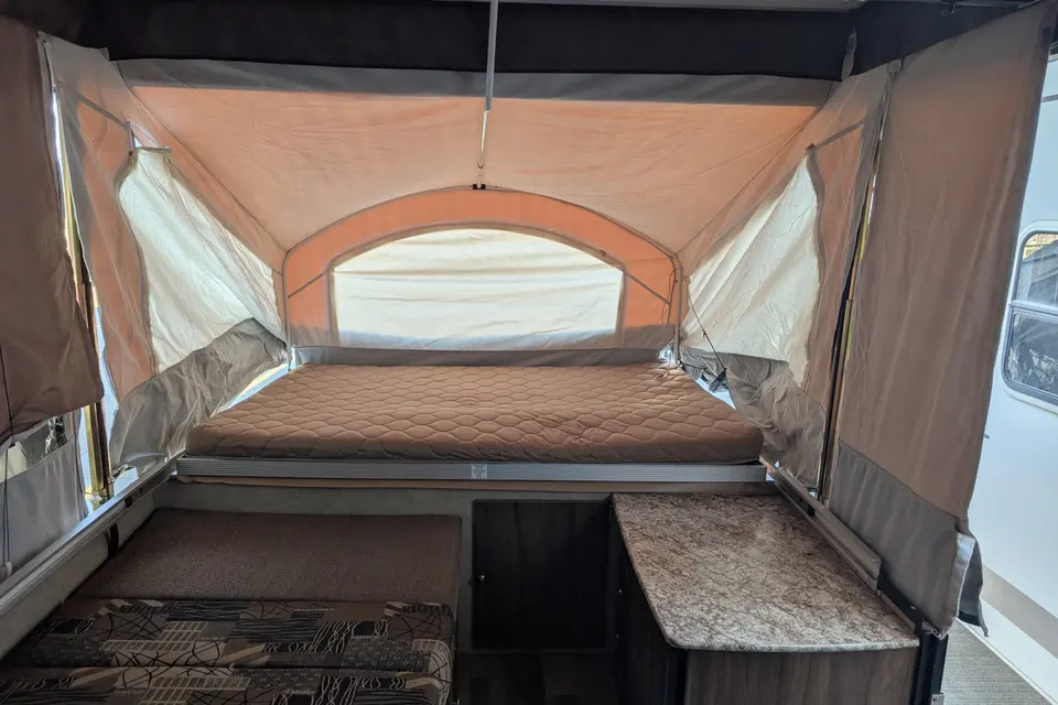 FamillyPoirier clipper 128ls Tent Trailer