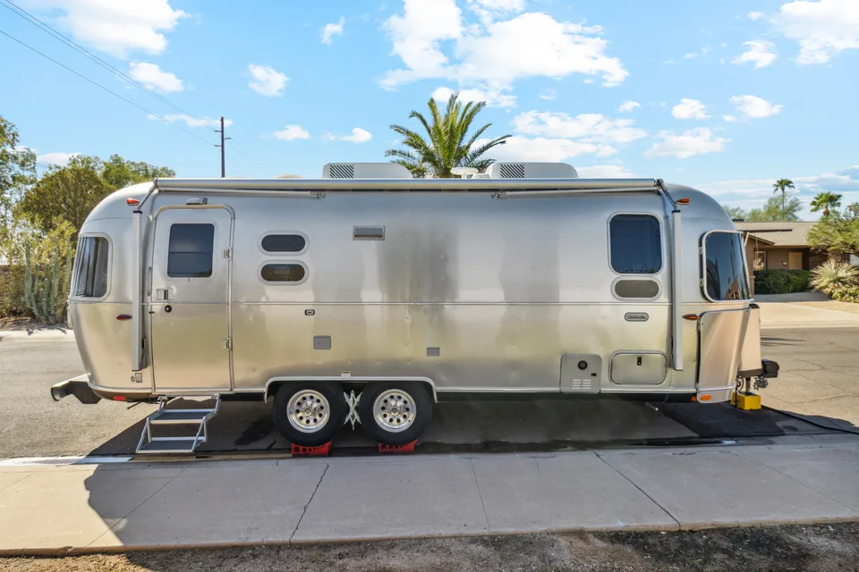 2023 Airstream Globetrotter 25FB