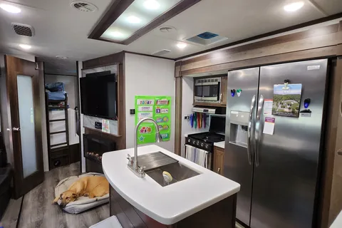 Bunkhouse!Sleeps 10, Spacious,Pet Friendly,Island
