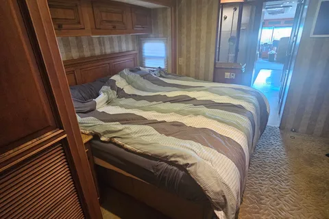 Chad's Travel Supreme 45DS Select Class A