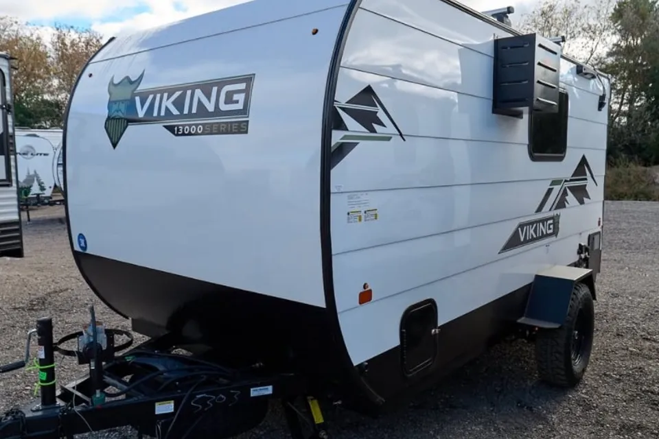 Justin's Forest River Viking rok 13000 Travel Trailer