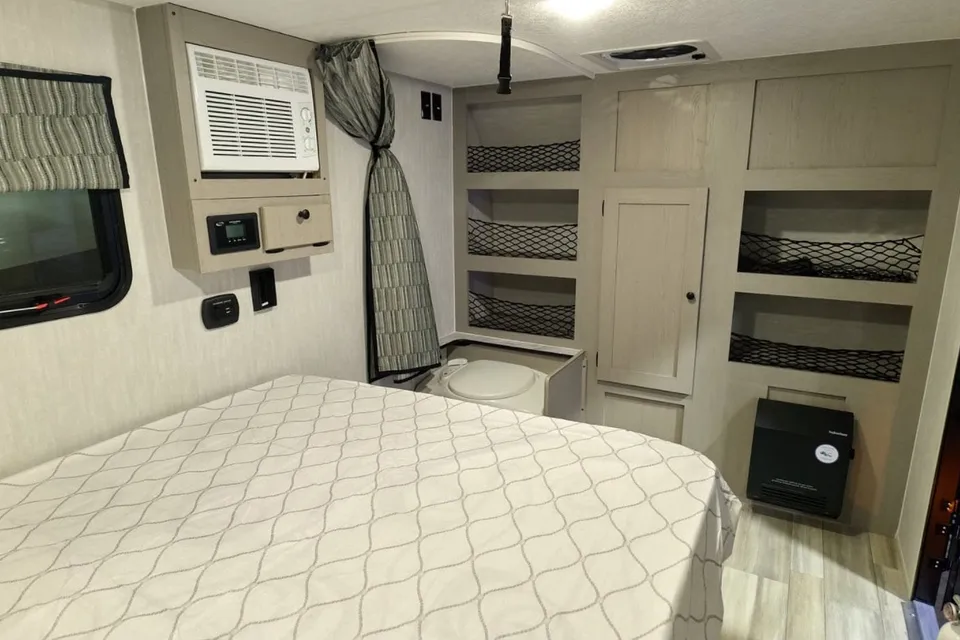 Justin's Forest River Viking rok 13000 Travel Trailer