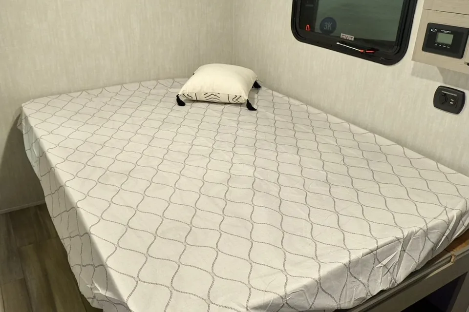 Justin's Forest River Viking rok 13000 Travel Trailer