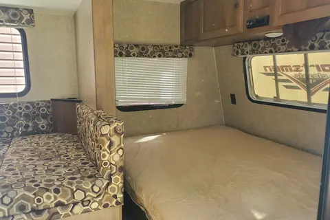 19ft Sportman Classic Travel Trailer queen and bunk beds