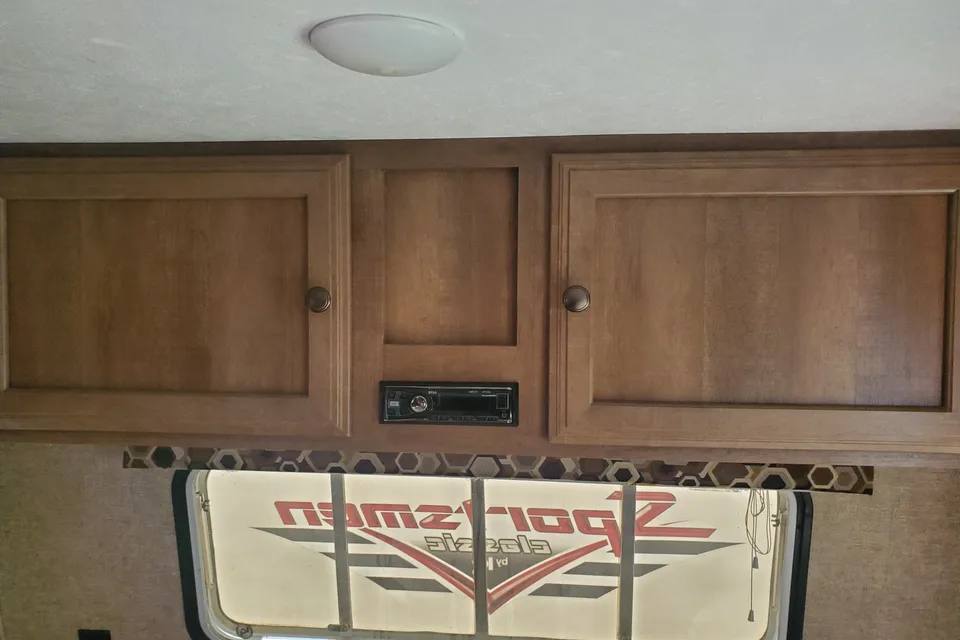 19ft Sportman Classic Travel Trailer queen and bunk beds