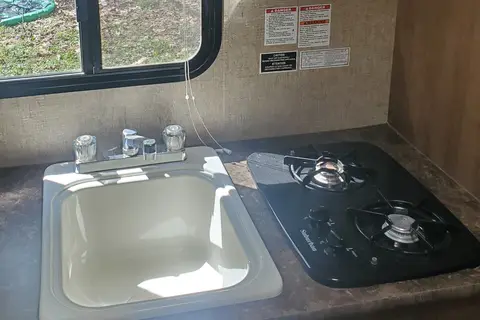 19ft Sportman Classic Travel Trailer queen and bunk beds