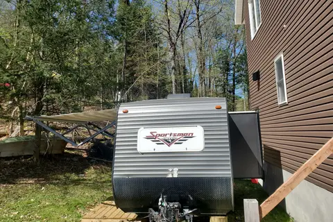 19ft Sportman Classic Travel Trailer queen and bunk beds