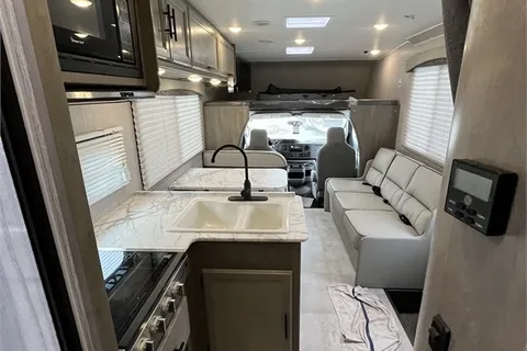 "The Real Deal" Coachmen Freelander 27qb Class C