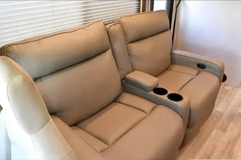 Thor's Chariot Class C Luxury Delivery Available Sleeps 6