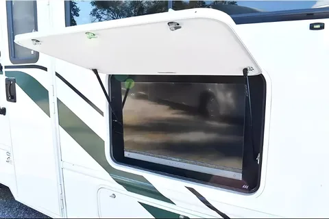 Thor's Chariot Class C Luxury Delivery Available Sleeps 6