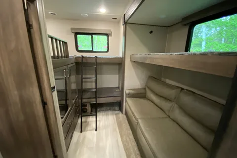 Scott's Solitude S-Class 3740BH Fifth Wheel