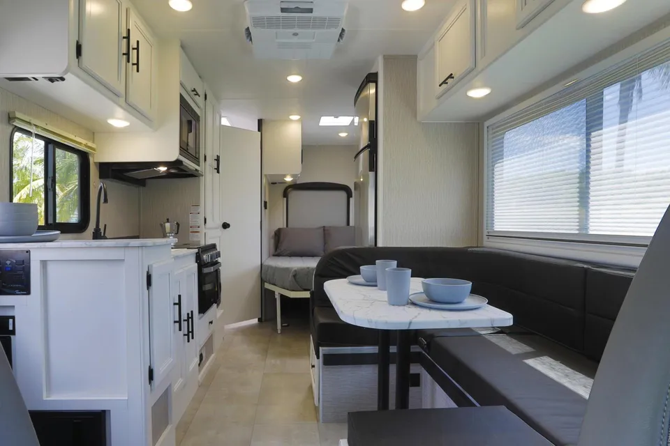 Escargro IsaDan Coachmen crosstrail 22XG 2023