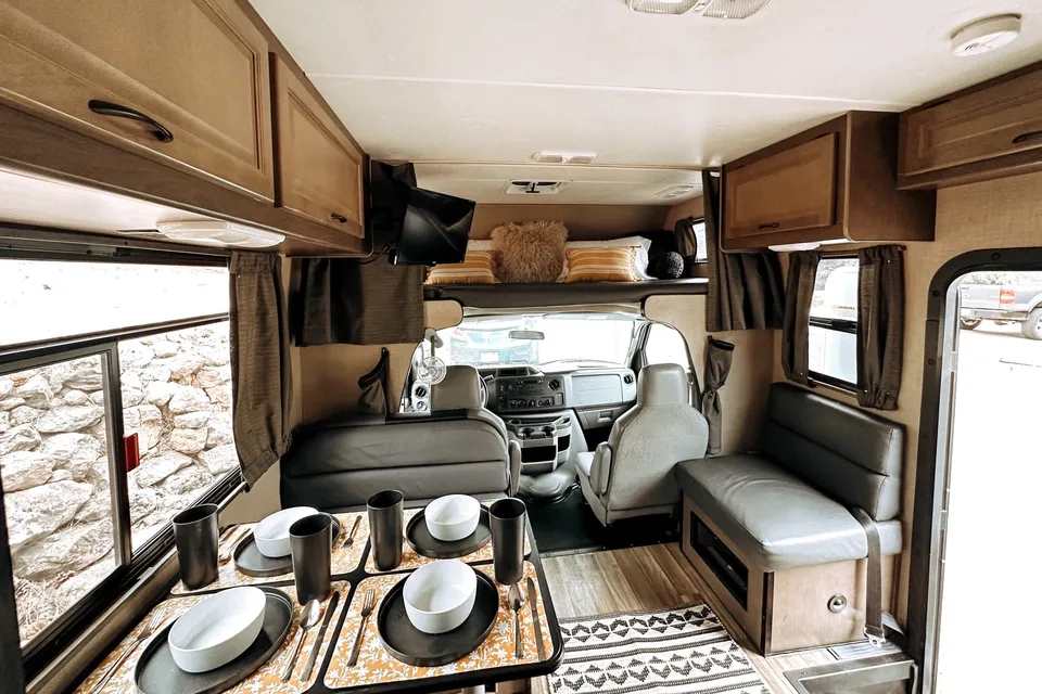 Super clean!! Fully furnished 6 person 2019 RV