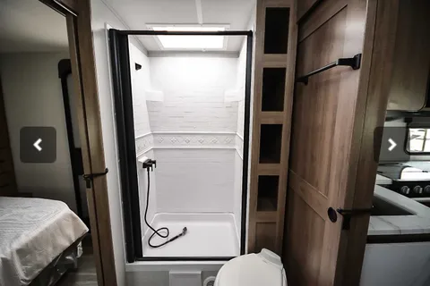 H-Bee Grand Design Imagine 2500RL Travel Trailer