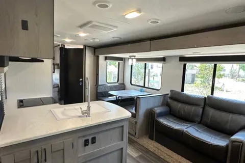 32 Ft Travel Trailer from Heartland King size bed! Sleeps 8-10